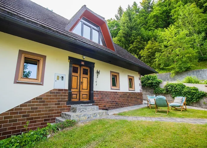 Estate Zagmestri Semesterbostad *